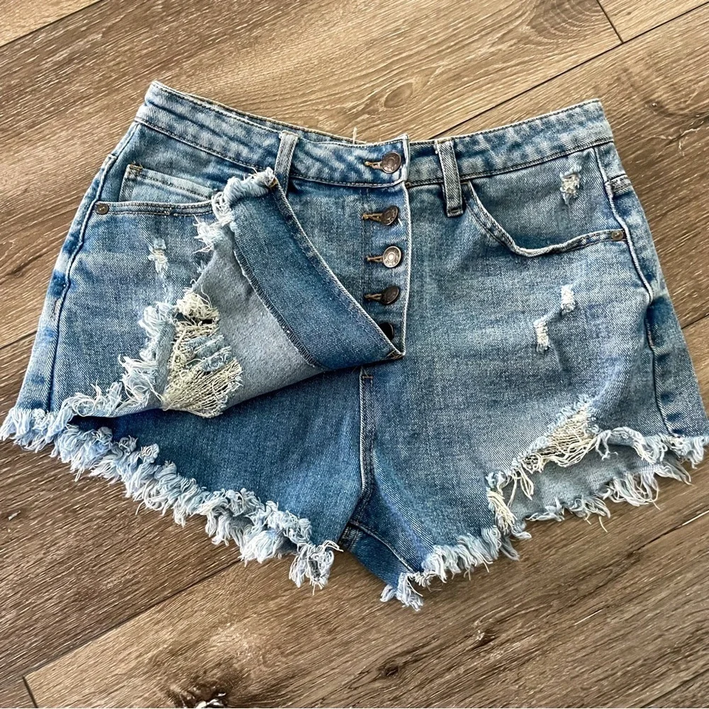 Madden NYC by Steve Madden Distressed Super High Rise jean shorts/Skort Size 7